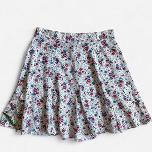 Vintage white floral shorts